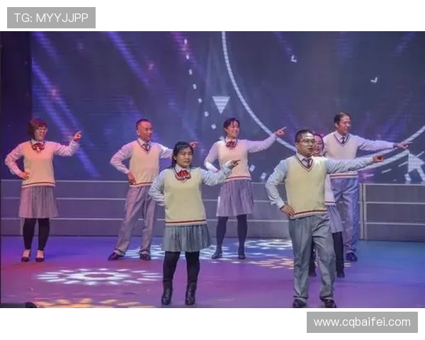 足球明星华丽转身走T台展现时尚魅力与运动精神完美结合